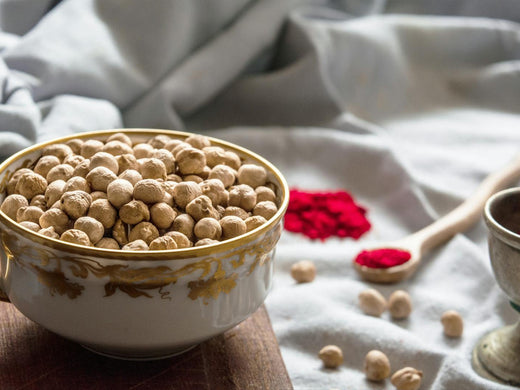 Hummus casero de garbanzos con tahini y comino