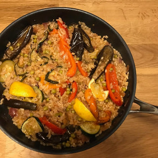 Paella de verduras con arroz bomba
