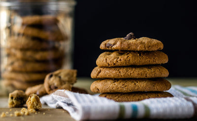 Galletas crujientes de avena, chocolate negro 70% y arándanos