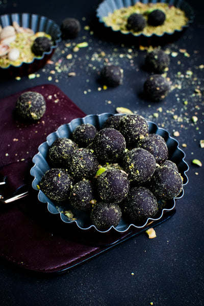 Trufas de despensa: cacao, naranja y nibs (sin horno)