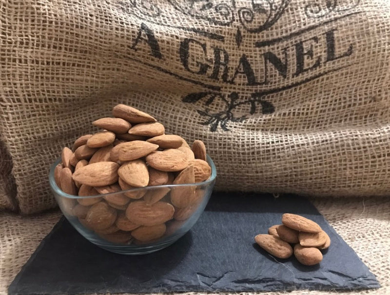 Almendra Cruda con Piel
